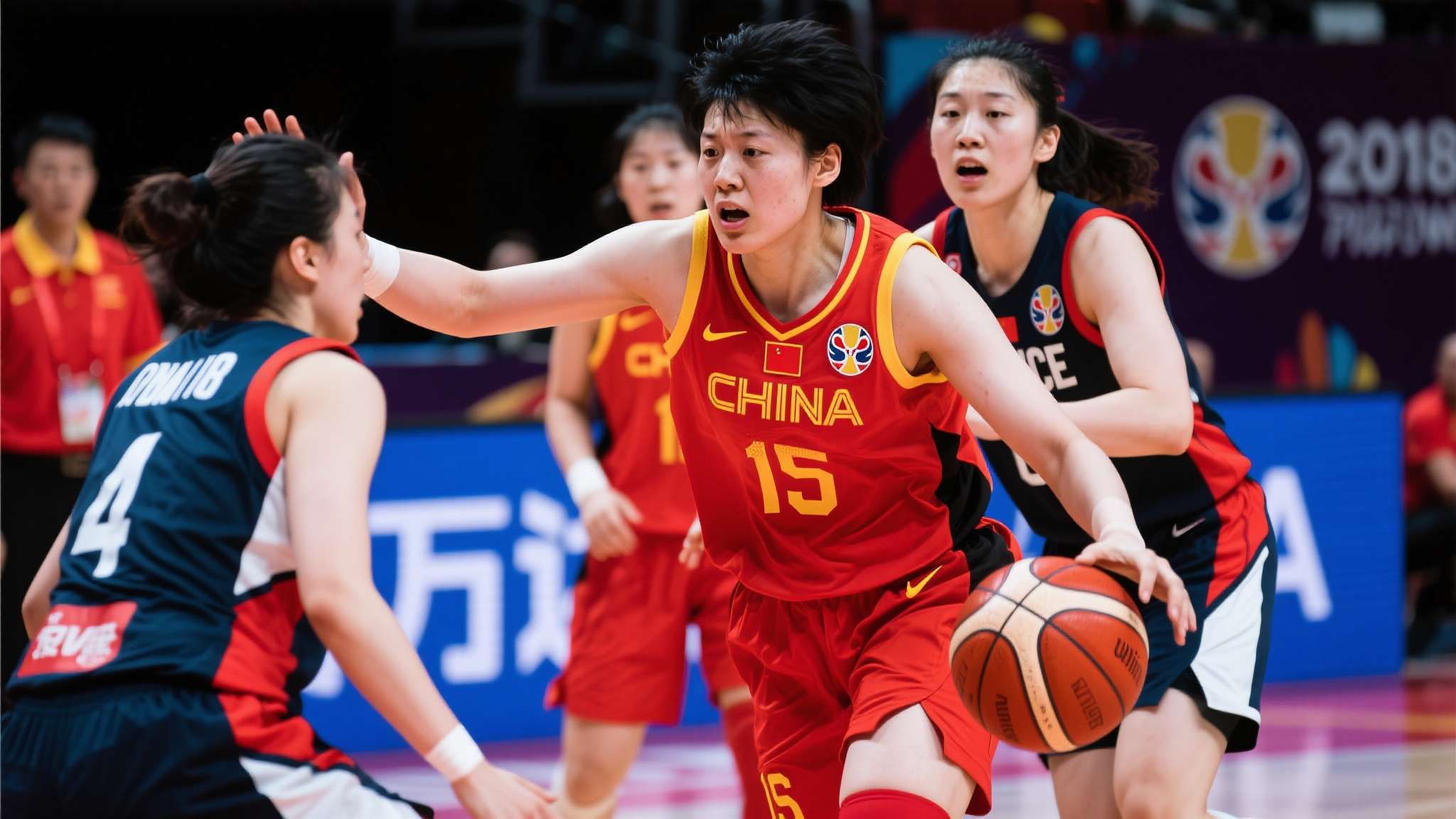 值得参考的是，2018年女篮世界杯上，中国女篮同样经历了极为艰难的小组赛阶段，但